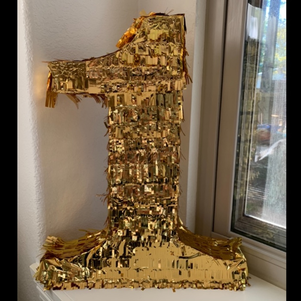Large gold piñata #1